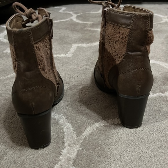 Francesca’s Katherine/Katina brown lace up zip up booties - Picture 13 of 17